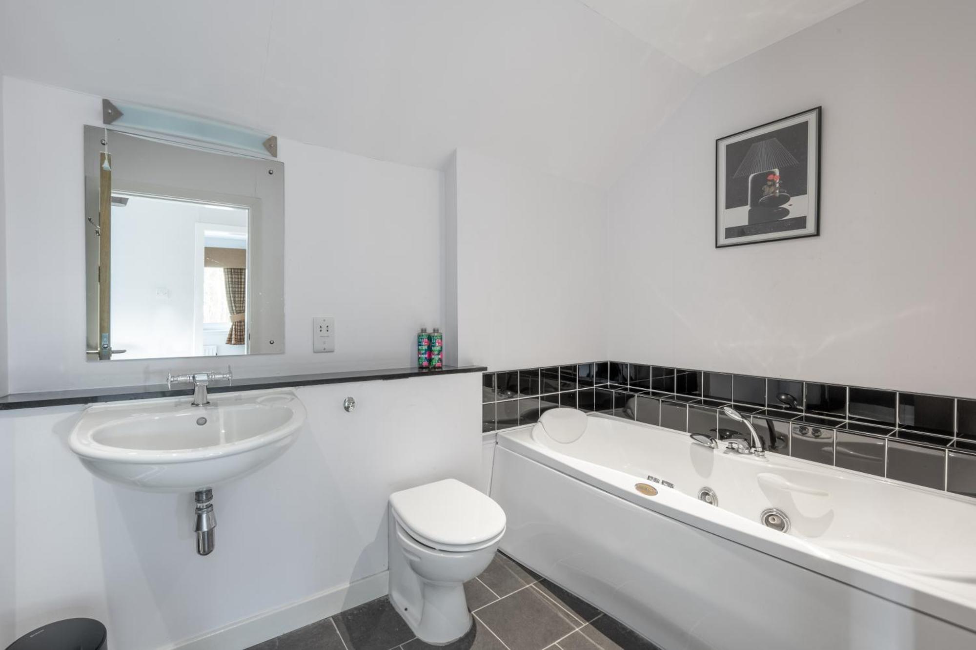 Abbey Holidays Loch Ness Luxury Self Catering 2 Bedroom Cottages Fort Augustus Room photo
